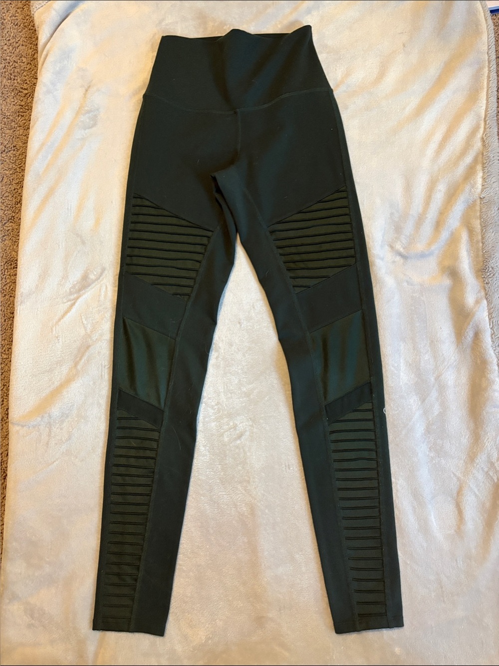 ALO Yoga Dark Green Ribbed Panel Leggings